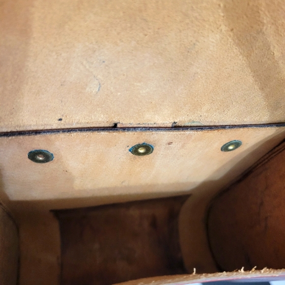 Vintage Thom Hird Handmade Leather Shoulder Bag with TAD Brass Monogram - Picture 6 of 15